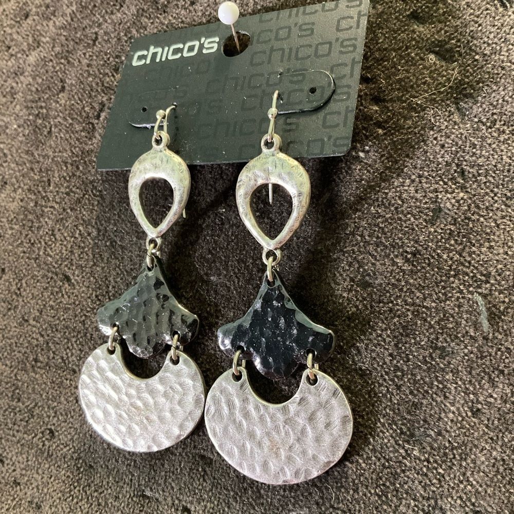 0116-Chico's Silver and Black Dangle Earrings‎